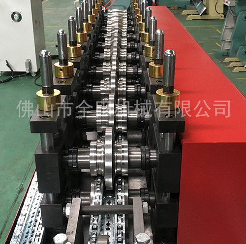 佛山方通卡式龙骨机