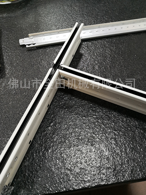 轻钢龙骨机设备 轻钢龙骨机设备