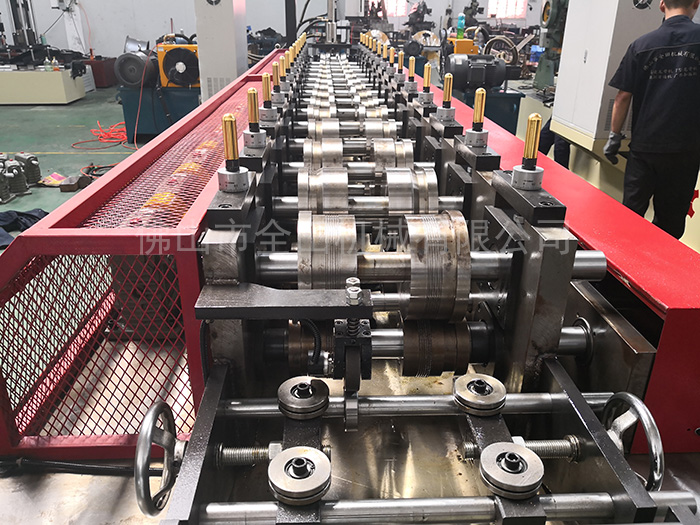 轻钢龙骨机厂家 轻钢龙骨机厂家