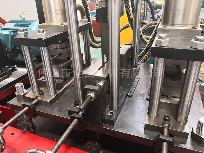 轻钢龙骨机价格 轻钢龙骨机价格