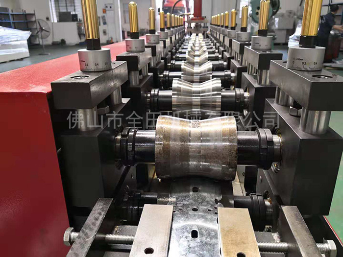 卡式龙骨机 卡式龙骨机