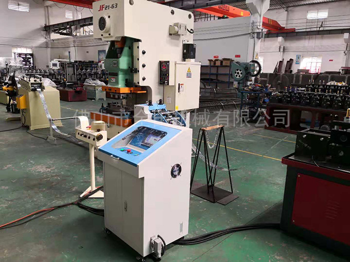 轻钢龙骨机价格 轻钢龙骨机价格