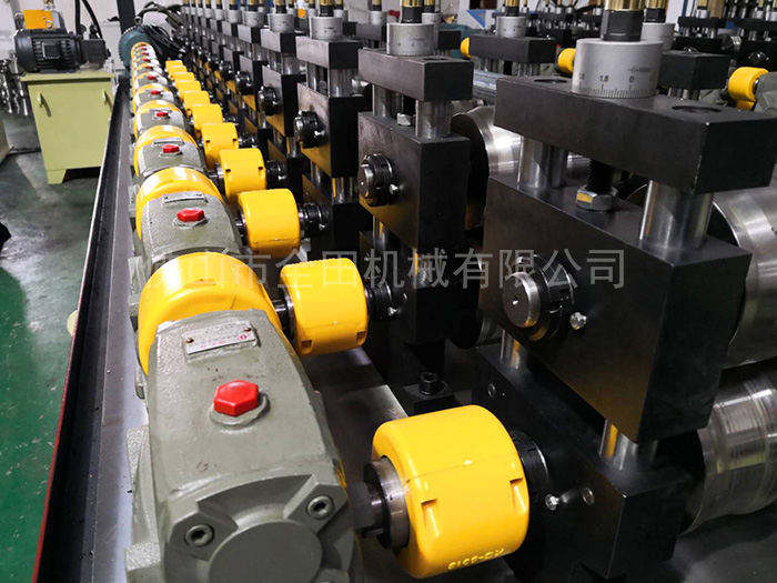 轻钢龙骨机厂家 轻钢龙骨机厂家