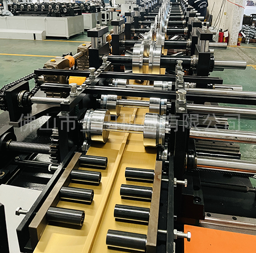 方通凹槽盖板机 方通凹槽盖板机